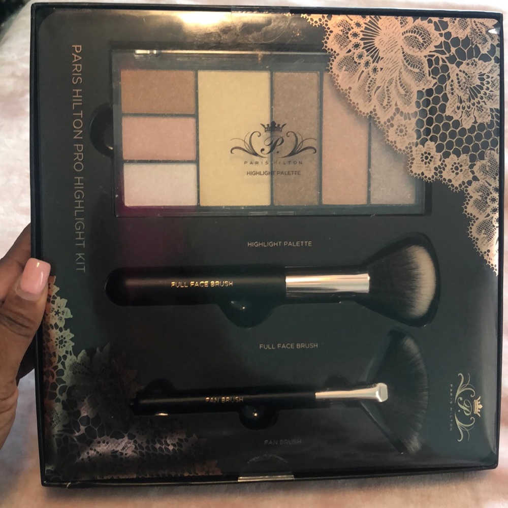Paris Hilton Pro Highlight Kit